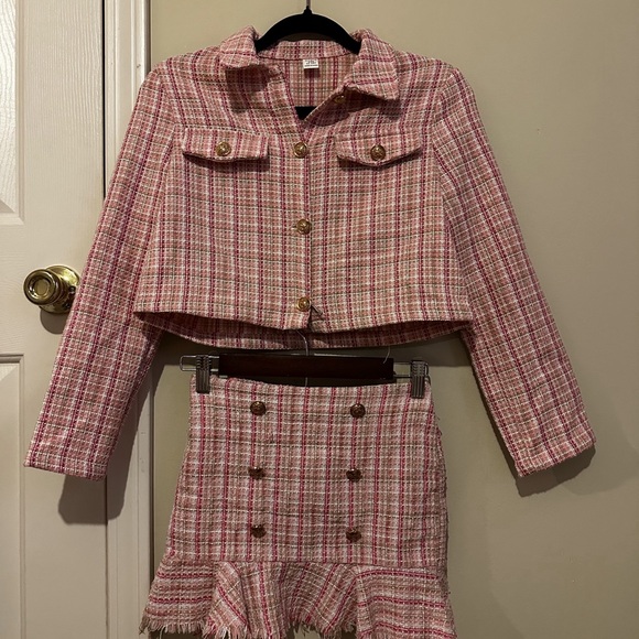 Chic Pink Plaid Tweed Jacket and Skirt Set - Picture 1 of 1
